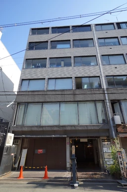 心斎橋駅 徒歩3分 ネイルサロンやエステ等におすすめです外観