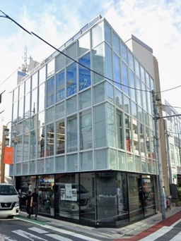 自由が丘駅 徒歩3分 2F スケルトン物件 【飲食不可】（サッシ面への広告 ご相談可）外観