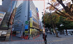 池袋駅東口徒歩1分！サンシャイン６０通り入口近くです！（飲食不可）外観