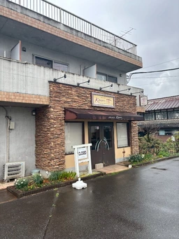 地域密着型営業に最適！！ 駐車場ありのパティスリー居抜き外観