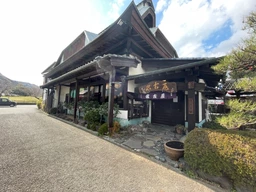 【駐車場約20台】県道62号沿いの蕎麦店居抜き外観