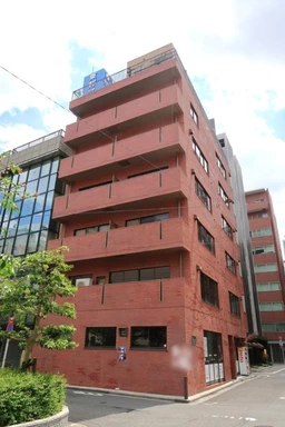 ◆秋葉原駅・浅草橋駅徒歩５分◆美容系サロン・予約制サービス店舗ご相談可◆エアコン・トイレ付き事務所仕様外観