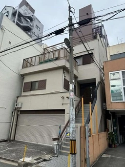 本町駅近く1階路面店　前面駐車スペース有り外観