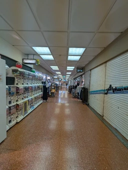 神戸サンノミヤの中心地｜センタープラザ２階フロアの一画外観