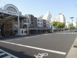 湊川パークタウン商店街｜大型テナント区画外観