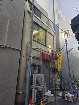 浜松町・大門駅前のラーメン店居抜き物件！！外観