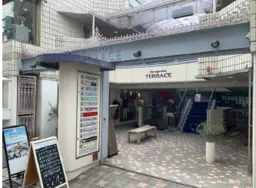 自由が丘駅 徒歩2分 1F スケルトン物件 【飲食可】外観