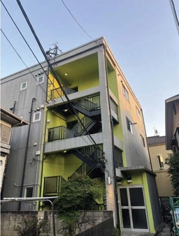 二子新地駅徒歩4分　飲食不可　スケルトン渡し外観