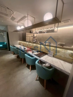 北新地本通り　18坪/4階　バー居抜/店内美装/個室有外観