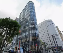 東新宿駅 徒歩1分 9F 現況:その他居抜き物件 【飲食不可】交差点角地に面する視認性の良いスタイリッシュなテナントビル