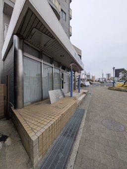 国道2号線｜須磨１階外観