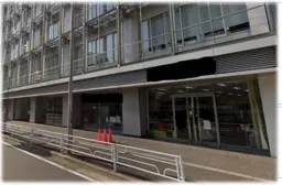 ■横浜駅「きた西口」より徒歩７分。 ■1 階南側ガラス面が歩道に面しており、 ショールームや来客のある店舗にもおすすめ外観