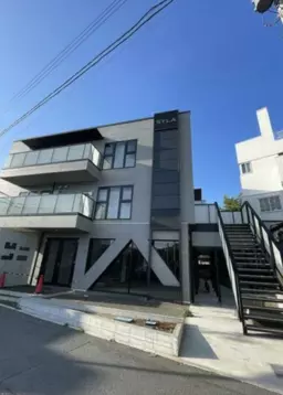 【KKM0407】鎌倉駅徒歩3分の築浅物件募集！2階への専用階段有！