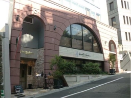 ⭐︎⭐︎恵比寿駅 徒歩3分 お洒落な煉瓦造りの外観 視認性良好 2F【飲食可】⭐︎⭐︎