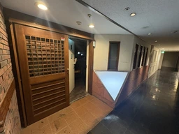 横浜駅 徒歩3分 重飲食可能物件　美装内装譲渡相談可（ガス16号メーター、電灯１２０A）　外観