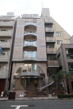 ◆新御茶ノ水駅徒歩２分◆クリニック、教室、他サービス店舗ご相談可◆オフィス居抜き譲渡ご相談可◆24時間利用可