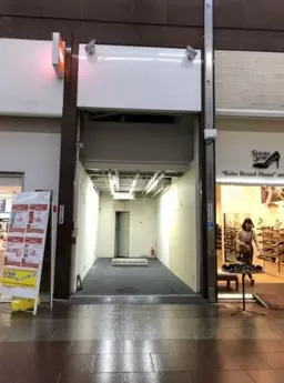 神戸三宮駅 徒歩5分 1F～中2F店舗区画 現況:物販 【飲食不可】外観