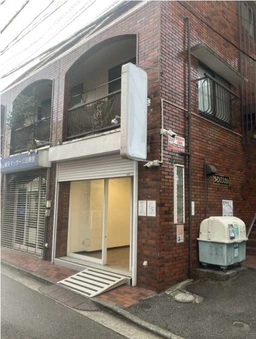 大倉山駅徒歩4分　軽飲食相談可外観