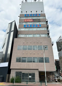 新橋駅近の1階店舗物件です。　飲食店舗もご相談可能ですので業種等はお気軽にご相談ください。