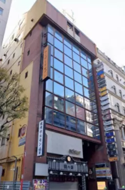 JR各線新宿徒歩7分　区役所通り沿いの好立地!　多業種ご相談可能　【賃料825,000円　管理費110,000円】外観