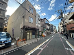 烏丸駅 徒歩4分 1F〜3F 現況:物販 その他居抜きなど物件 【業種相談】外観