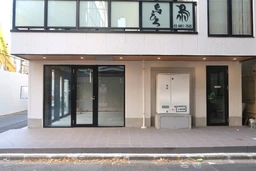 ◆小川町駅徒歩１分◆路面店・新築スケルトン◆重飲食・シーシャ・アミューズメント系バーご相談可！◆深夜営業可◆償却なし外観