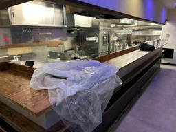 浜松町駅徒歩1分サラリーマンでにぎわう好立地の居酒屋居抜き物件です