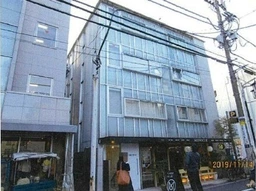 代々木公園駅 徒歩5分 地下1階 現況:物販居抜き物件 【飲食可(重飲食不可)】　　業種ご相談ください外観