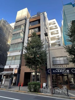 麹町駅　徒歩1分　１Fスケルトン物件外観