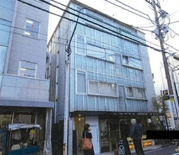 ≪代々木公園駅 徒歩5分｜B1階・156.47㎡｜軽飲食相談≫外観