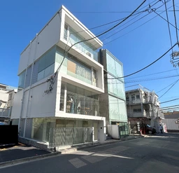 お洒落なお店が連なる南青山3丁目エリアのデザイナーズビルです　3～4階メゾネットタイプ