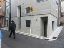 白山駅前商業ビル！新築後未入居！1階路面！スケルトン渡し！外観