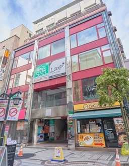 川口駅徒歩2分！2階店舗事務所！駅近事務所仕様区画でビジネスの拠点に最適！外観