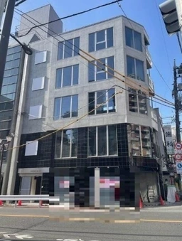 ◆中野駅 徒歩5分 3F 国道沿い角地のガラス張りで視認性◎ スケルトン物件 【重飲⾷相談可】◆