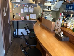 希少な高田馬場 路面店。独立開業の理想形、5.2坪の居抜き外観