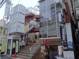 大久保駅 徒歩1分 3F 現況:その他居抜きなど物件 【飲食不可】詳細業種はご相談ください。看板取付スペースあり