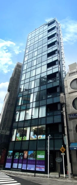 【九段下・飯田橋・水道橋／築浅】設備充実のコンパクト空間。ガラスウォールが映える、洗練のプライベート店舗。