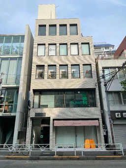 JR山手線渋谷駅徒歩9分、東京メトロ日比谷線恵比寿駅徒歩11分【美容室、小規模サロン相談可能】入居2026年11月以降外観