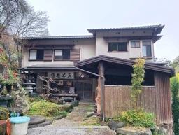 石切駅 徒歩17分 1F〜2F 貸居住店舗居抜き物件 【何業も可】外観