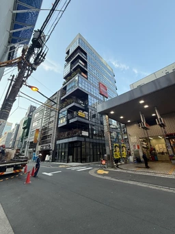 神田エリア　駅徒歩1分、天高4.1mの開放空間。