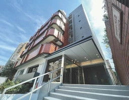 表参道駅徒歩5分　飲食、美容室不可外観
