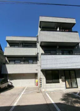 駒沢大学駅西口 徒歩3分 1F事務所・倉庫仕様物件 【飲食不可】外観