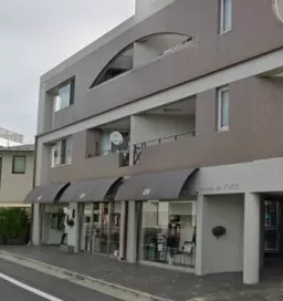 久が原駅 徒歩7分◆前面ガラス張りのテナント◆元ブティックの居抜き◆サービス店舗に最適◆賃料大幅減額しました◆飲食不可◆外観