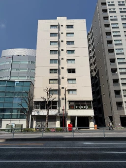 新宿三丁目駅 徒歩5分 靖国通り沿い2F 　複数路線利用可能 【業種相談】