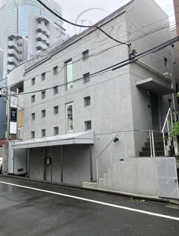 六本木駅近くコンクリート打ち放しのデザイナーズ物件！【何業も相談可】〇〇外観