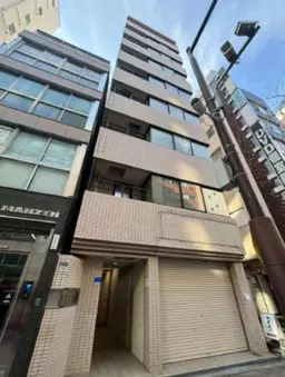 ■新橋駅 徒歩4分 1F スケルトン物件 【飲食不可、物販・サービス店舗に最適】外観