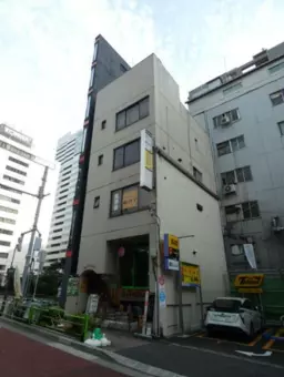 東銀座駅 徒歩2分／ 住居仕様の内装付／複数階貸し【飲食不可】外観