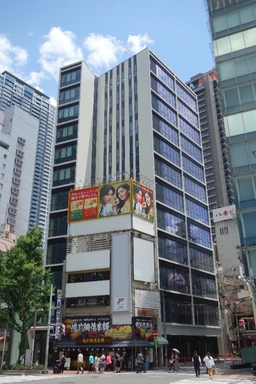 東梅田駅 徒歩2分 ワンフロアワンテナント 内装事務所仕様 【クリニック・サービス店舗等（飲食業不可）】外観