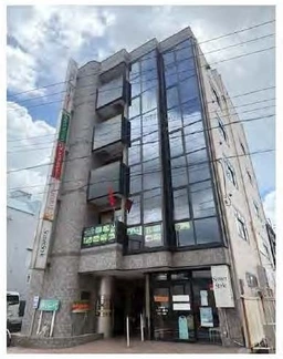 吉川駅 徒歩2分 1F 現況:美容室・理容室 その他居抜きなど物件 【飲食不可】外観