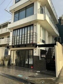 飲食可！海の前の一棟貸物件！湘南海岸公園の目の前のデザイナー物件です！外観